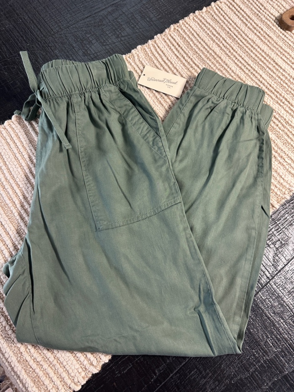 Universal Thread Sage Green Drawstring Cargo Pants